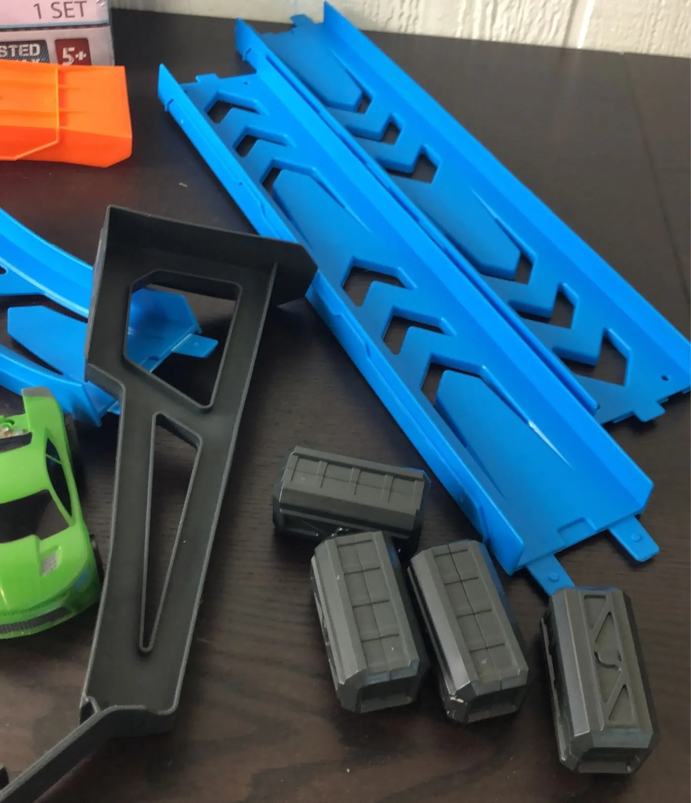 Air Chargers Twisted Turn Crashway Playset