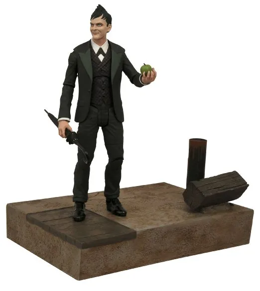Diamond DC Gotham Select The Penguin Action Figure