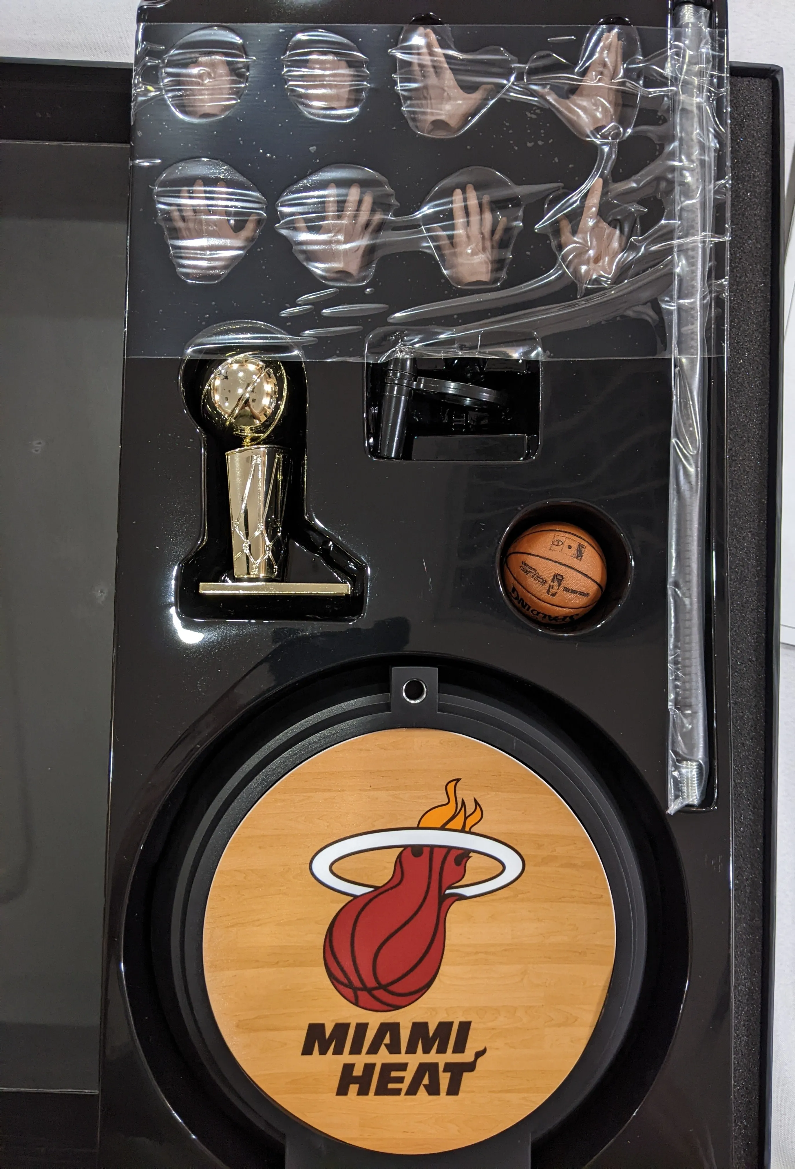 Enterbay Real Masterpieces 1/6 NBA Miami Heat Lebron James Sixth Scale Action Figure *Open Box*