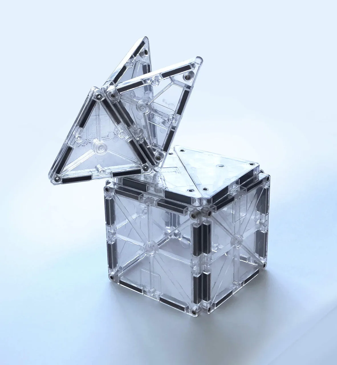 Magna-Tiles® ICE 16pcs